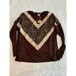 GRACE & EMMA CHOCOLATE BROWN LONG SLEEVE TEE WITH LEOPARD & SEQUINS size M